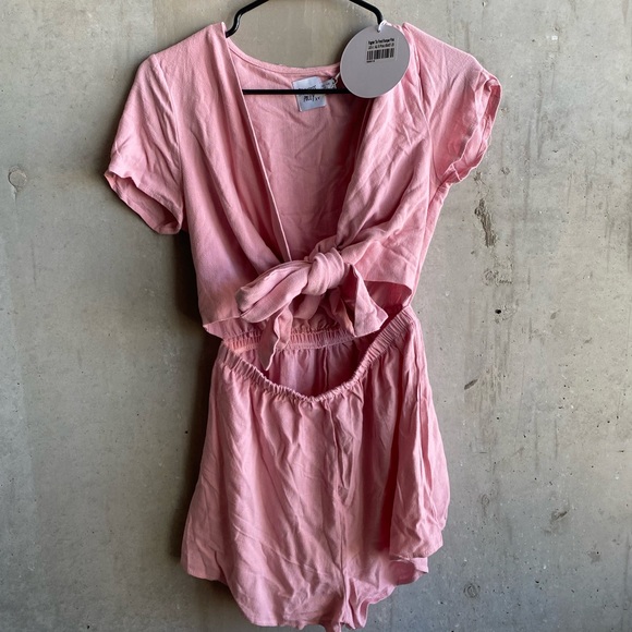 Princess Polly pink tie romper - Picture 1 of 4